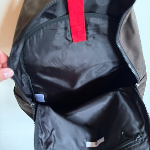 AR321 Backpack - Picture 3 of 4